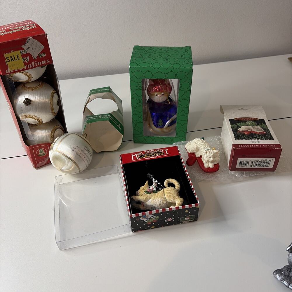 LOT of 5 Christmas Ornaments includes Hallmark KeepsakeCAT NAPS (Clip-On) 1995